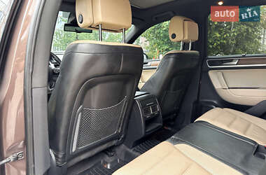 Внедорожник / Кроссовер Volkswagen Touareg 2011 в 