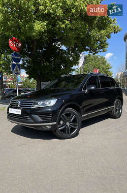 Внедорожник / Кроссовер Volkswagen Touareg 2017 в Николаеве