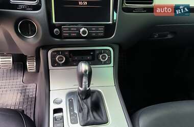 Внедорожник / Кроссовер Volkswagen Touareg 2013 в 