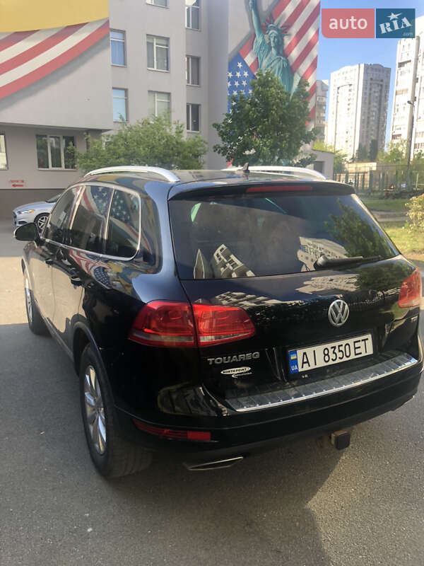 Внедорожник / Кроссовер Volkswagen Touareg 2012 в Киеве