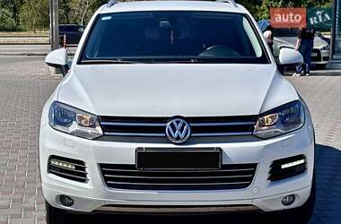 Внедорожник / Кроссовер Volkswagen Touareg 2012 в 
