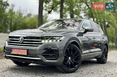 Позашляховик / Кросовер Volkswagen Touareg 2019 в Умані