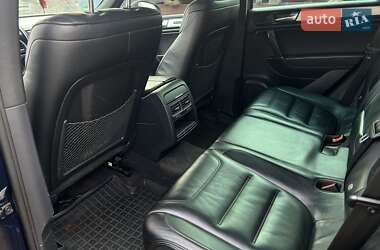 Внедорожник / Кроссовер Volkswagen Touareg 2010 в 