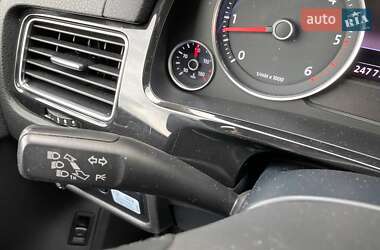 Внедорожник / Кроссовер Volkswagen Touareg 2013 в 