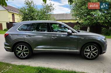 Позашляховик / Кросовер Volkswagen Touareg 2023 в 