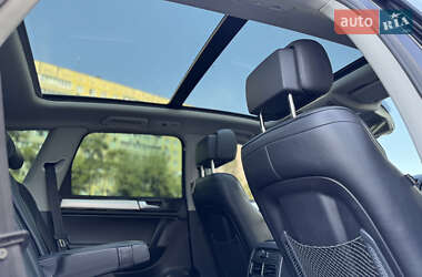 Позашляховик / Кросовер Volkswagen Touareg 2012 в 