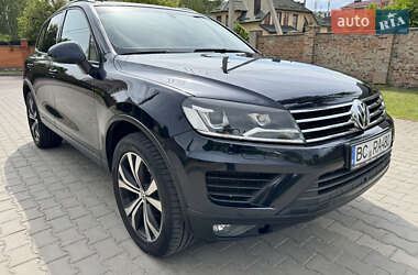 Внедорожник / Кроссовер Volkswagen Touareg 2016 в 