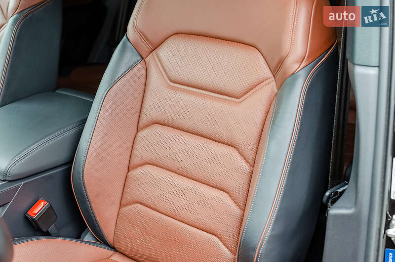 Внедорожник / Кроссовер Volkswagen Touareg 2021 в Киеве