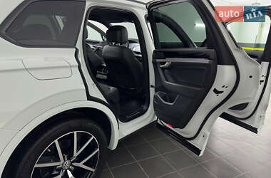 Внедорожник / Кроссовер Volkswagen Touareg 2021 в 