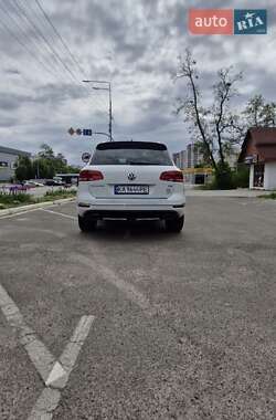 Внедорожник / Кроссовер Volkswagen Touareg 2015 в 