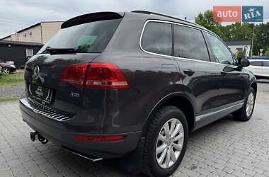 Внедорожник / Кроссовер Volkswagen Touareg 2011 в 