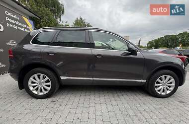 Внедорожник / Кроссовер Volkswagen Touareg 2011 в 