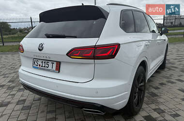 Внедорожник / Кроссовер Volkswagen Touareg 2022 в 