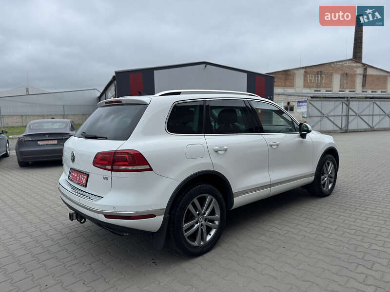 Внедорожник / Кроссовер Volkswagen Touareg 2016 в Луцке