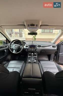 Позашляховик / Кросовер Volkswagen Touareg 2015 в 