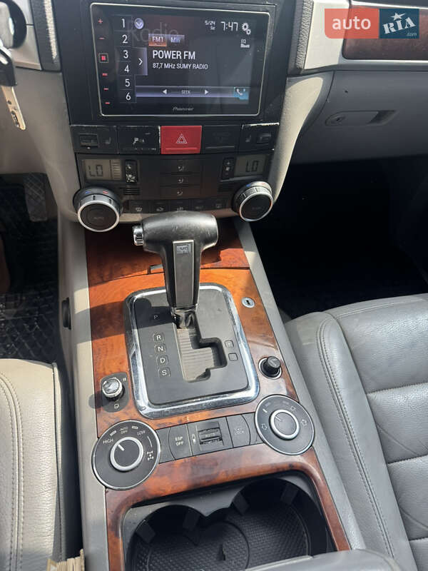 Внедорожник / Кроссовер Volkswagen Touareg 2005 в Сумах
