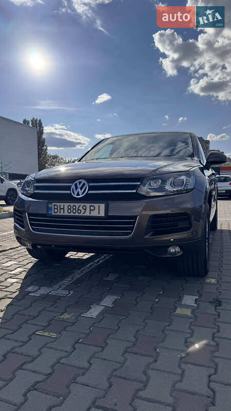 Внедорожник / Кроссовер Volkswagen Touareg 2011 в Одессе
