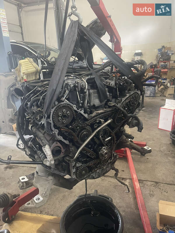 Внедорожник / Кроссовер Volkswagen Touareg 2010 в Виннице