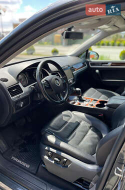 Внедорожник / Кроссовер Volkswagen Touareg 2014 в 
