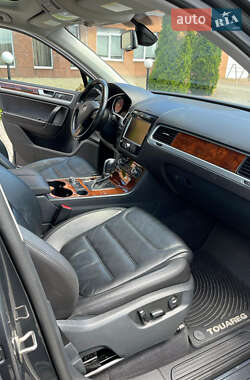 Внедорожник / Кроссовер Volkswagen Touareg 2014 в 