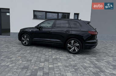 Внедорожник / Кроссовер Volkswagen Touareg 2022 в 