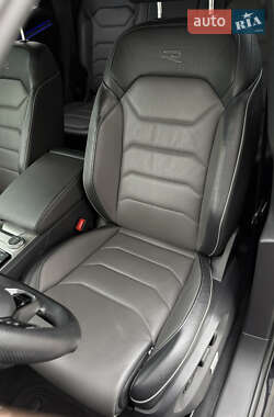 Внедорожник / Кроссовер Volkswagen Touareg 2022 в 