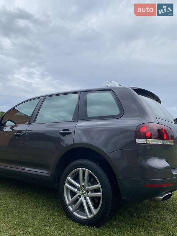 Внедорожник / Кроссовер Volkswagen Touareg 2009 в Фастове