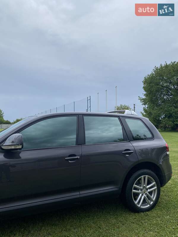 Внедорожник / Кроссовер Volkswagen Touareg 2009 в Фастове