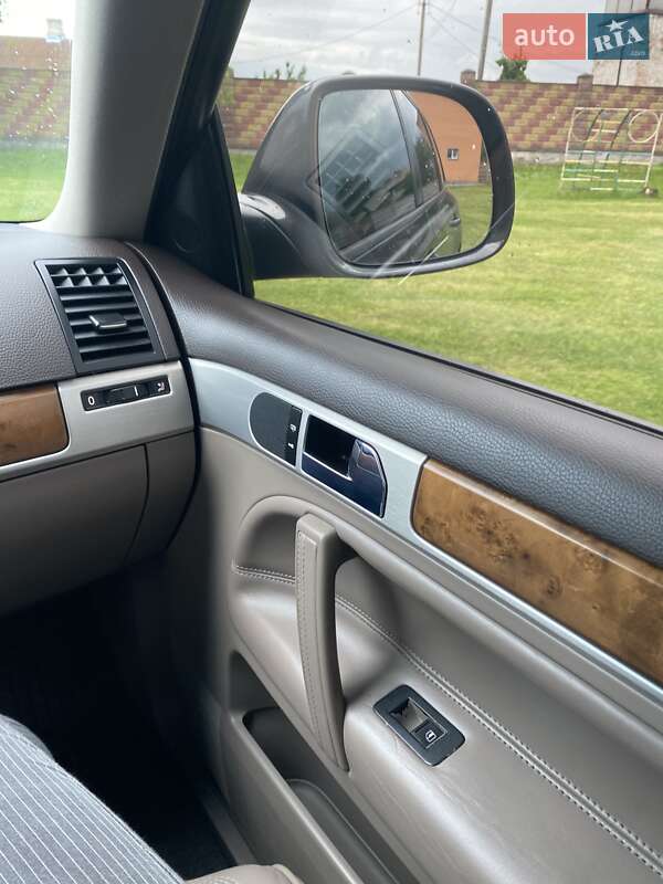 Внедорожник / Кроссовер Volkswagen Touareg 2009 в Фастове