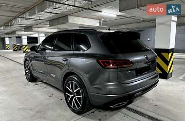 Внедорожник / Кроссовер Volkswagen Touareg 2021 в 