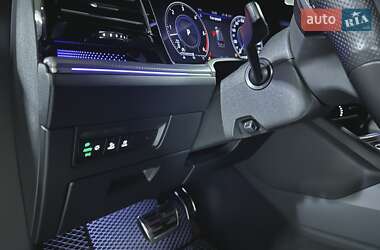 Внедорожник / Кроссовер Volkswagen Touareg 2021 в 