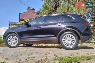 Позашляховик / Кросовер Volkswagen Touareg 2021 в Рівному