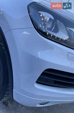 Внедорожник / Кроссовер Volkswagen Touareg 2012 в 