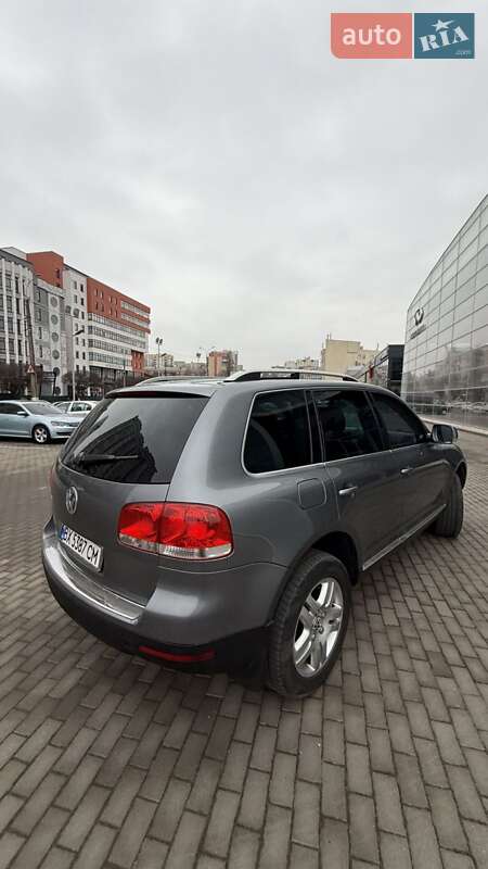 Позашляховик / Кросовер Volkswagen Touareg 2003 в 