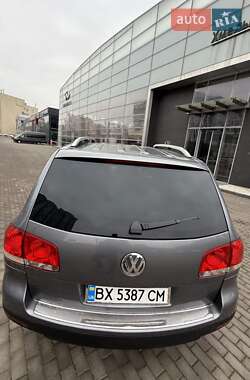 Позашляховик / Кросовер Volkswagen Touareg 2003 в 
