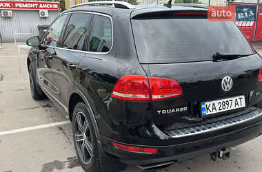 Позашляховик / Кросовер Volkswagen Touareg 2013 в 