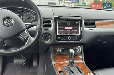 Позашляховик / Кросовер Volkswagen Touareg 2013 в 