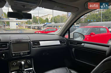 Внедорожник / Кроссовер Volkswagen Touareg 2015 в 