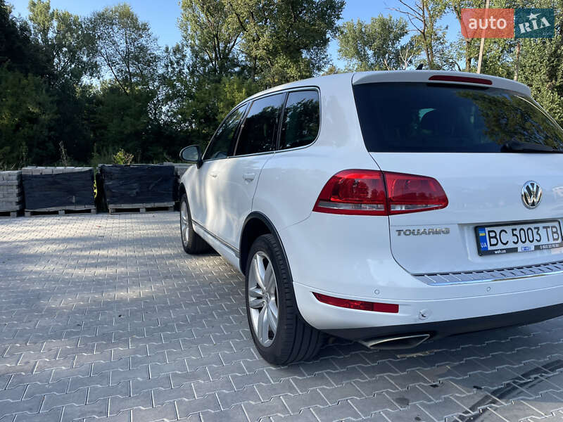 Внедорожник / Кроссовер Volkswagen Touareg 2013 в Трускавце