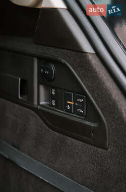 Внедорожник / Кроссовер Volkswagen Touareg 2010 в Киеве