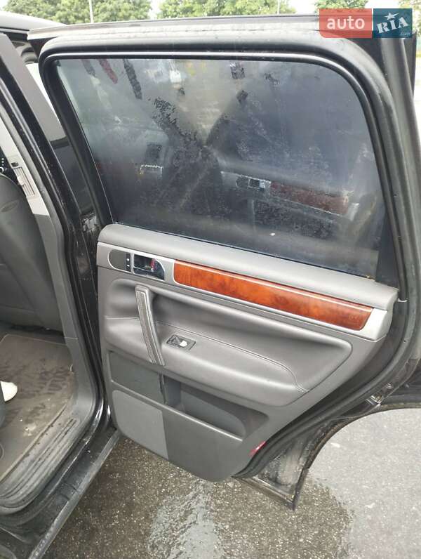 Внедорожник / Кроссовер Volkswagen Touareg 2003 в Славуте