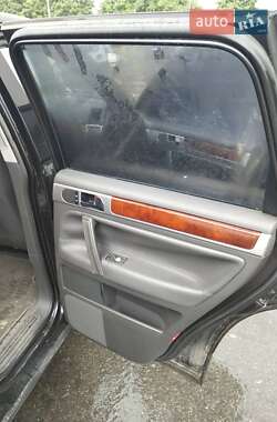 Позашляховик / Кросовер Volkswagen Touareg 2003 в 