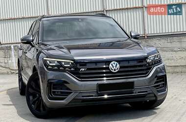 Внедорожник / Кроссовер Volkswagen Touareg 2019 в 