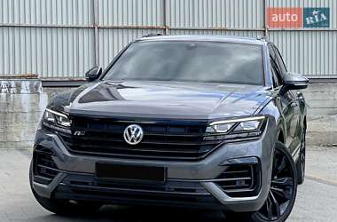 Внедорожник / Кроссовер Volkswagen Touareg 2019 в 