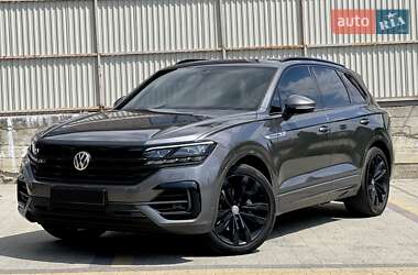 Внедорожник / Кроссовер Volkswagen Touareg 2019 в 