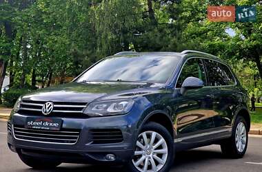 Внедорожник / Кроссовер Volkswagen Touareg 2011 в Николаеве