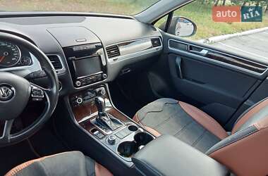 Позашляховик / Кросовер Volkswagen Touareg 2012 в 
