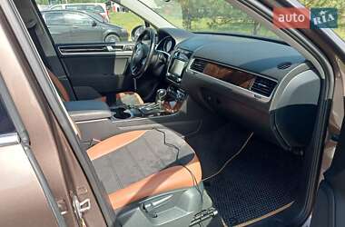 Позашляховик / Кросовер Volkswagen Touareg 2012 в 