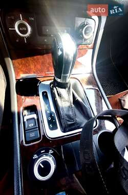 Позашляховик / Кросовер Volkswagen Touareg 2012 в 