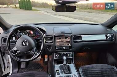 Внедорожник / Кроссовер Volkswagen Touareg 2016 в 